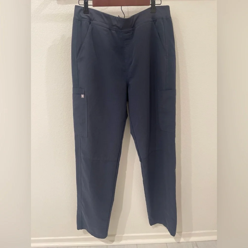 Figs Technical Collection Men’s Cargo Scrub Pants Style T2001 Blue size large